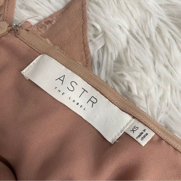 ASTR the Label Peach Ruffled Square Neck fit, and flare dress size XS - Picture 5 of 9